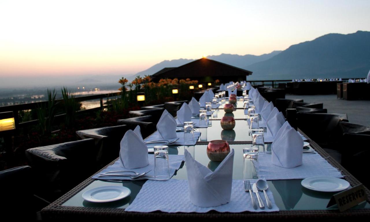 Taj Dal View Srinagar Hotell Exteriör bild