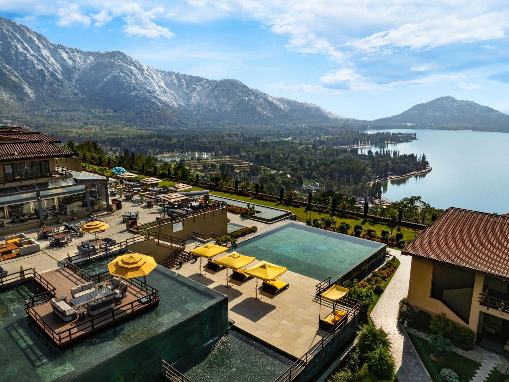 Taj Dal View Srinagar Hotell Exteriör bild